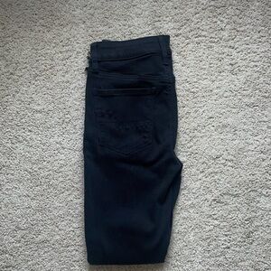 American Eagle black jeans
SIZE: 2
Skinny fit